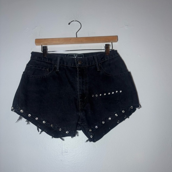 Levi’s *american vintage redone* studded black shorts size 27 - Picture 1 of 5